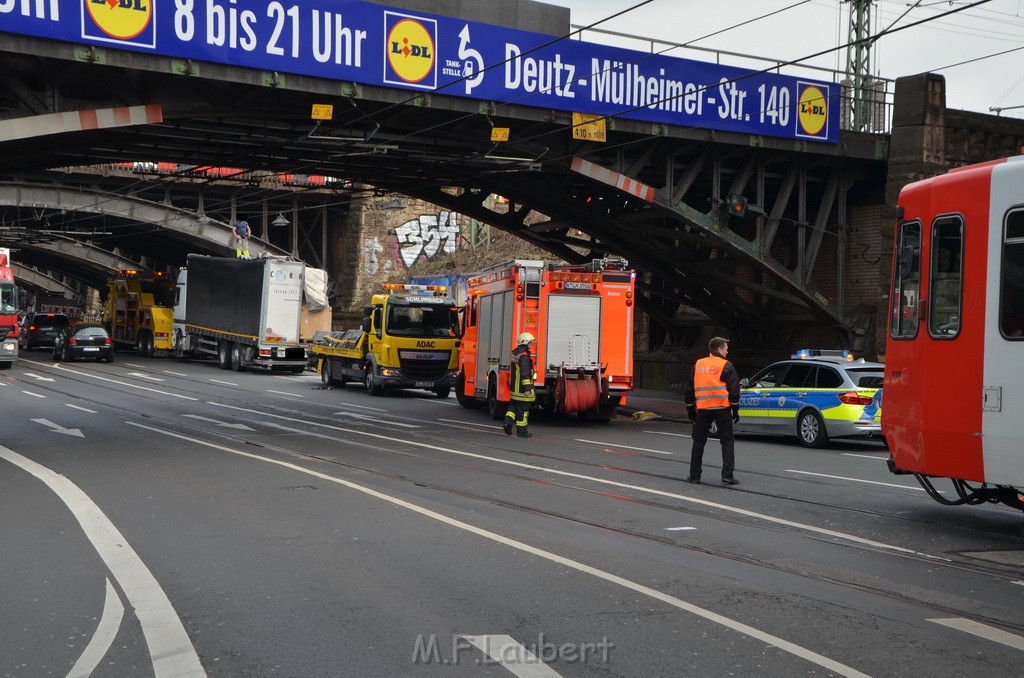 LKW Bruecke Koeln Deutz Opladenestr Deutz Muelheimerstr P186.JPG - Miklos Laubert